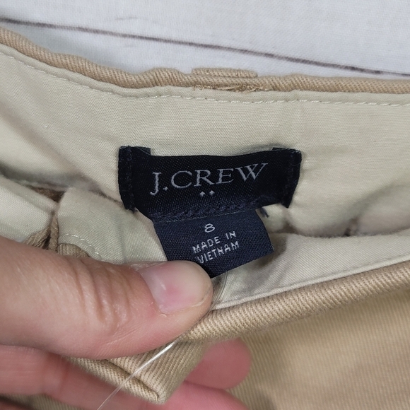 J.CREW 5INCH KHAKI SHORT, SZ 8 - Picture 5 of 12